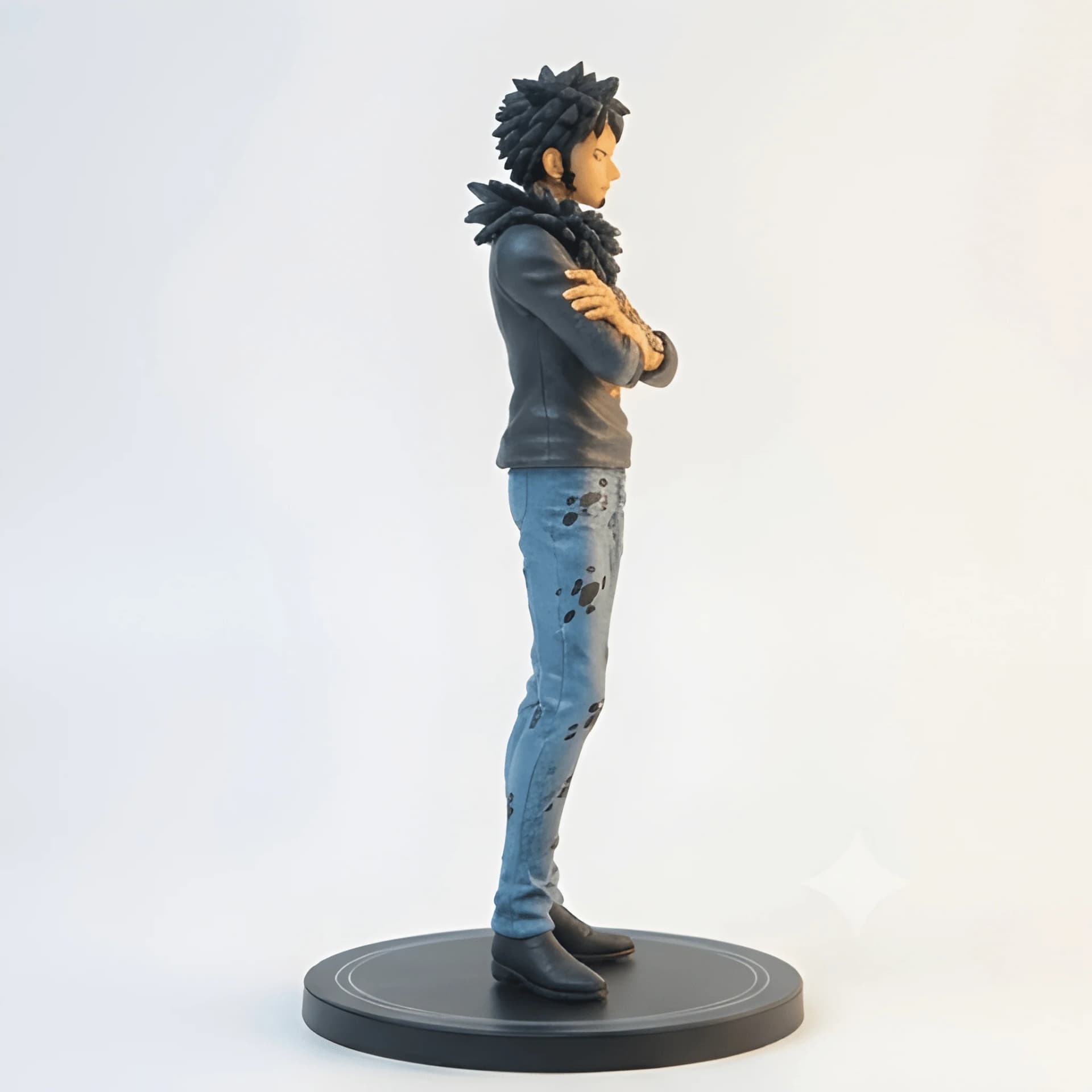Trafalgar Law One Piece Character Figure – 18 cm Anime Collectible – one piece law statue