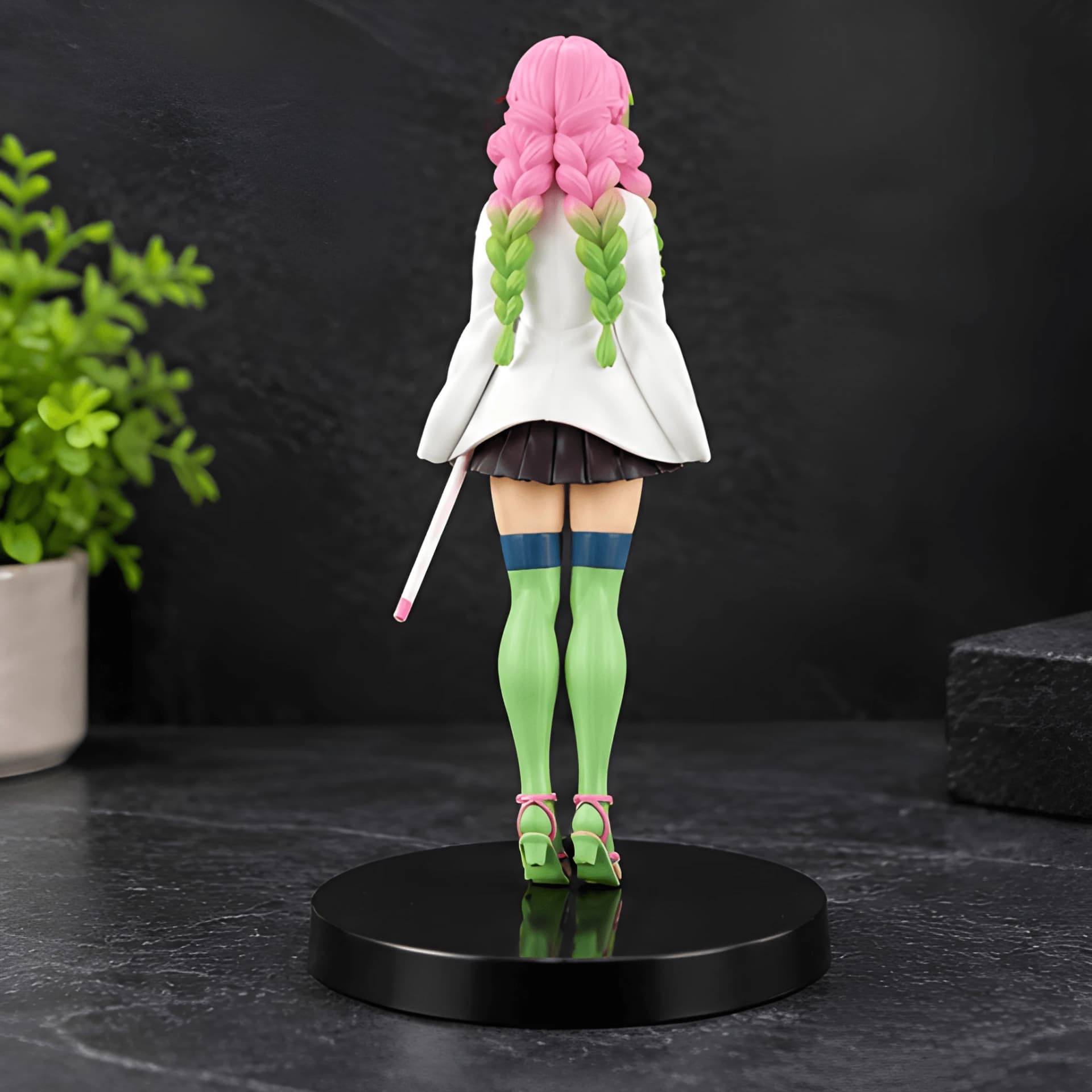 Mitsuri Kanroji Demon Slayer Anime Figure – view 3