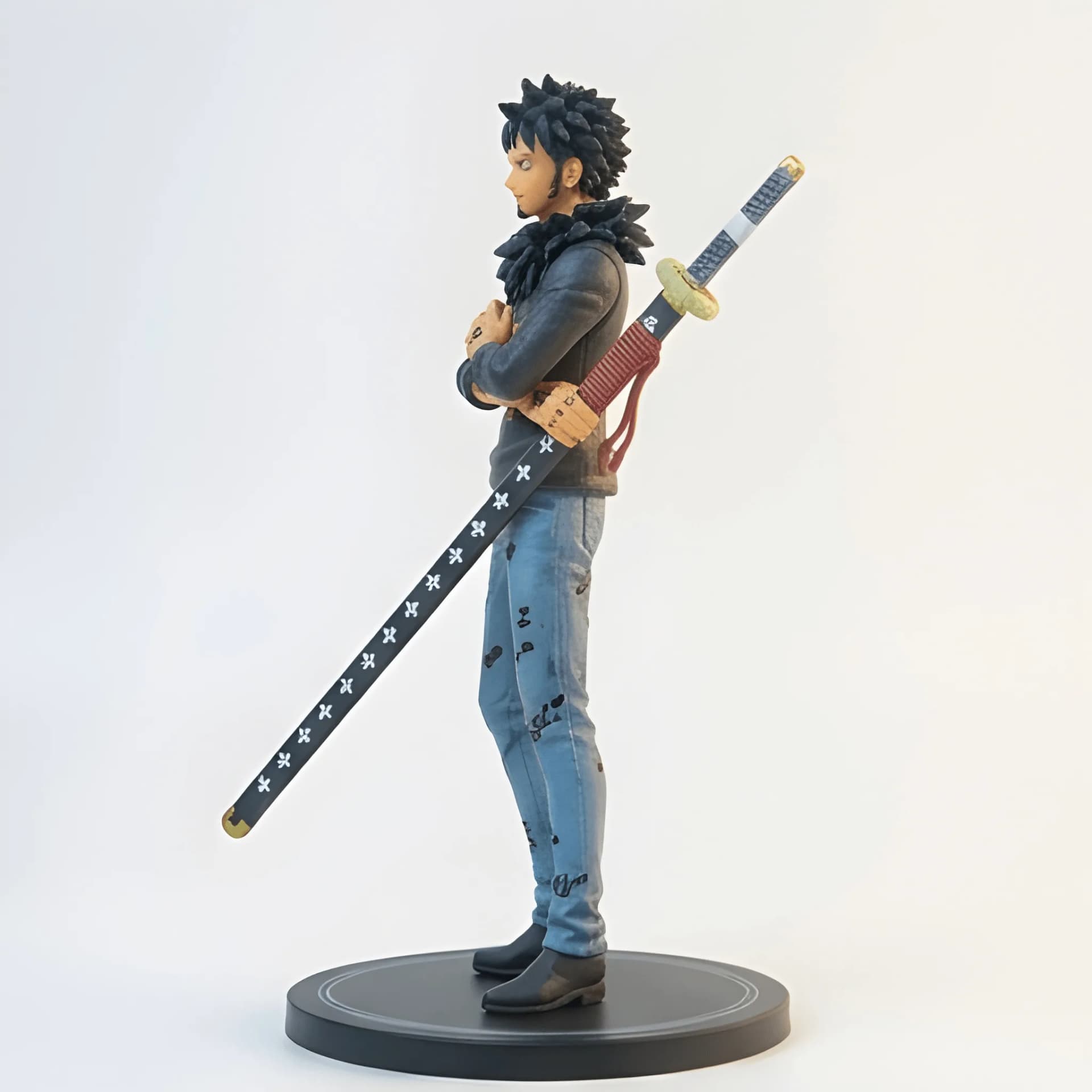 Trafalgar Law One Piece Character Figure – 18 cm Anime Collectible – law anime collectible 18 cm